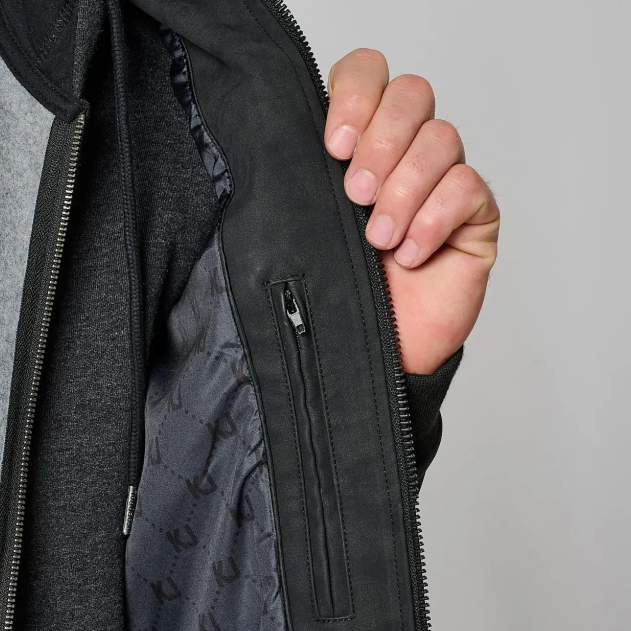 Kaporal Vestes<BIRAK